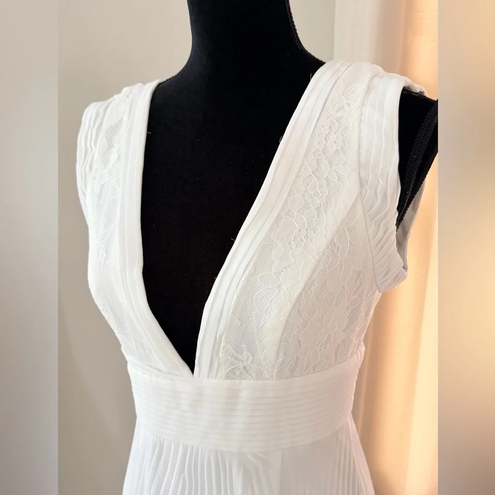 NWT lulus Ivory Chiffon Lace Pleated Open Back Wedding Dress Small - Picture 7 of 11